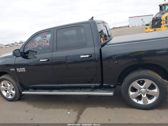 1C6RR7LT5HS819072 RAM 1500 Big Horn 4x4 5&#039;7 Box