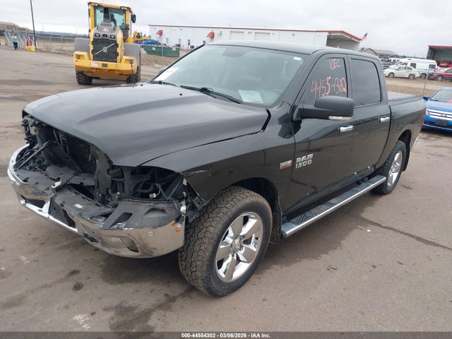 1C6RR7LT5HS819072 RAM 1500 Big Horn 4x4 5&#039;7 Box