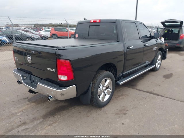 1C6RR7LT5HS819072 RAM 1500 Big Horn 4x4 5&#039;7 Box