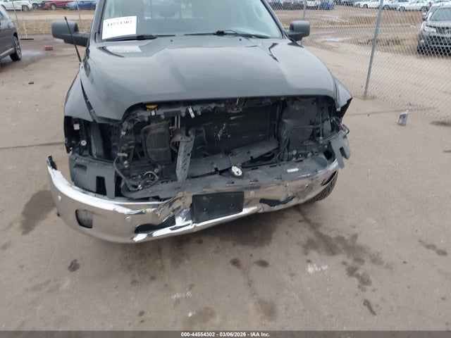 1C6RR7LT5HS819072 RAM 1500 Big Horn 4x4 5&#039;7 Box