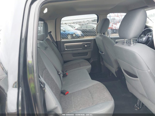 1C6RR7LT5HS819072 RAM 1500 Big Horn 4x4 5&#039;7 Box