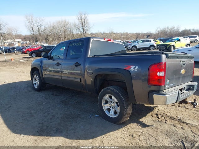 2011 CHEVROLET SILVERADO 1500 3GCPKSE34BG298414 Photo 2