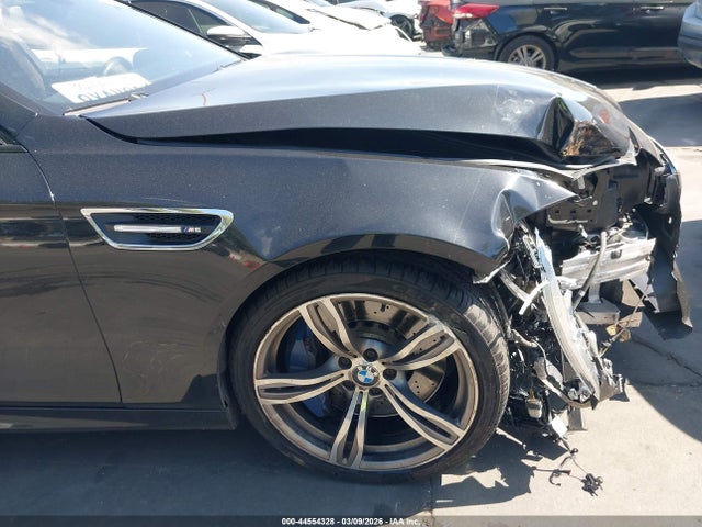 2015 Bmw M5 მანქანა იყიდება აუქციონზე, vin: WBSFV9C51FD594311, აუქციონის ნომერი: 44554328
