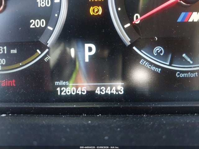 2015 Bmw M5 მანქანა იყიდება აუქციონზე, vin: WBSFV9C51FD594311, აუქციონის ნომერი: 44554328