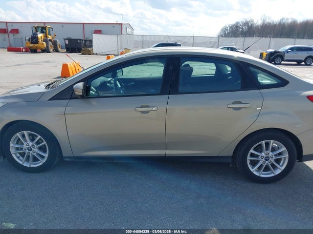 Ford FOCUS SE 2016 1FADP3F23GL346405 Image 14