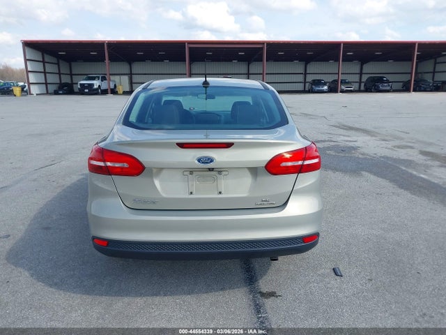 Ford FOCUS SE 2016 1FADP3F23GL346405 Image 16