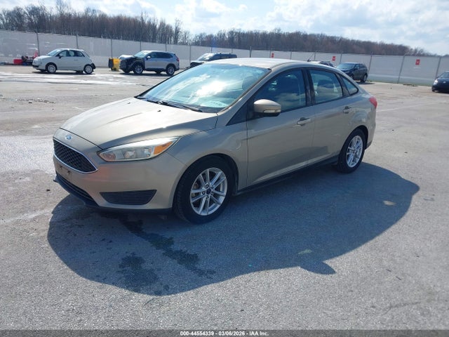 Ford FOCUS SE 2016 1FADP3F23GL346405 Image 2