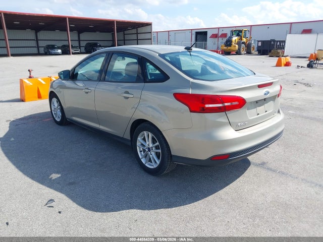 Ford FOCUS SE 2016 1FADP3F23GL346405 Image 3