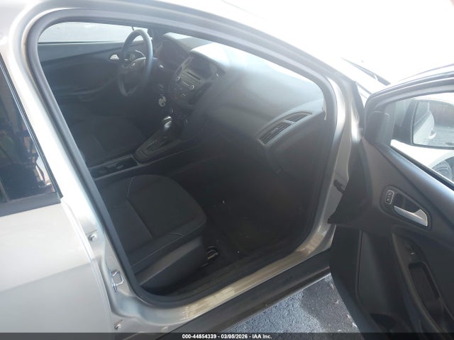 Ford FOCUS SE 2016 1FADP3F23GL346405 Image 5