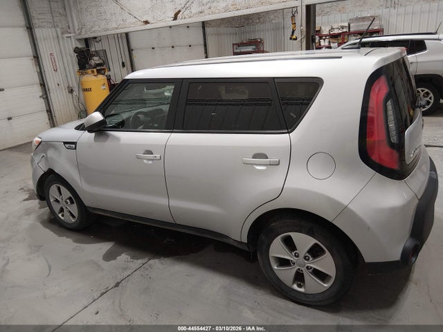 KNDJN2A29F7805738 KIA Soul
