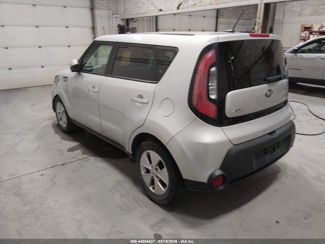 KNDJN2A29F7805738 KIA Soul