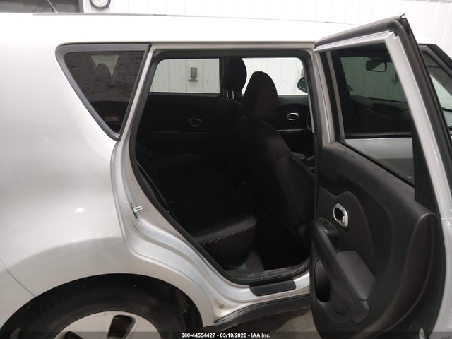 KNDJN2A29F7805738 KIA Soul