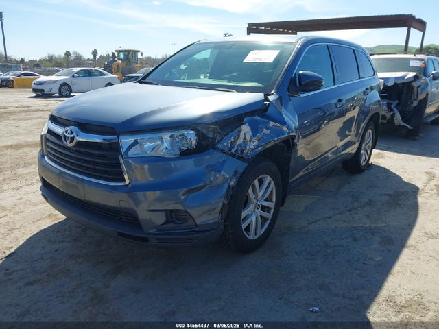 Toyota Highlander Le V6 2014 5TDBKRFH2ES051590 Image 2