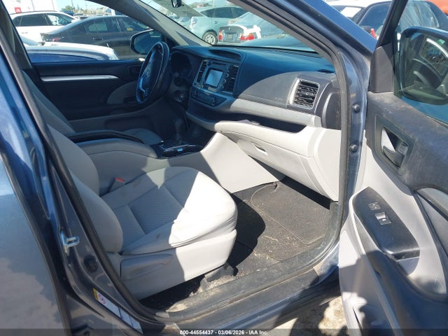 Toyota Highlander Le V6 2014 5TDBKRFH2ES051590 Image 5