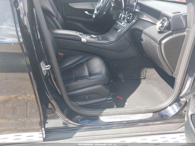 2019 MERCEDES-BENZ GLC 300 WDC0G4JB3KF562794 Photo 4