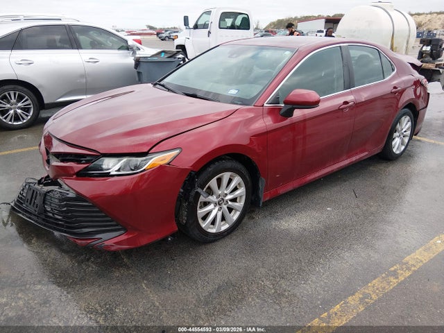 Toyota CAMRY LE 2019 4T1B11HK2KU807631 Image 2