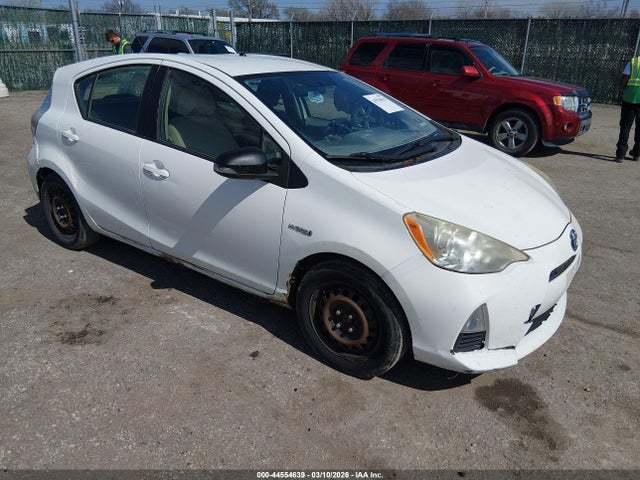 2013 TOYOTA PRIUS C JTDKDTB32D1544571