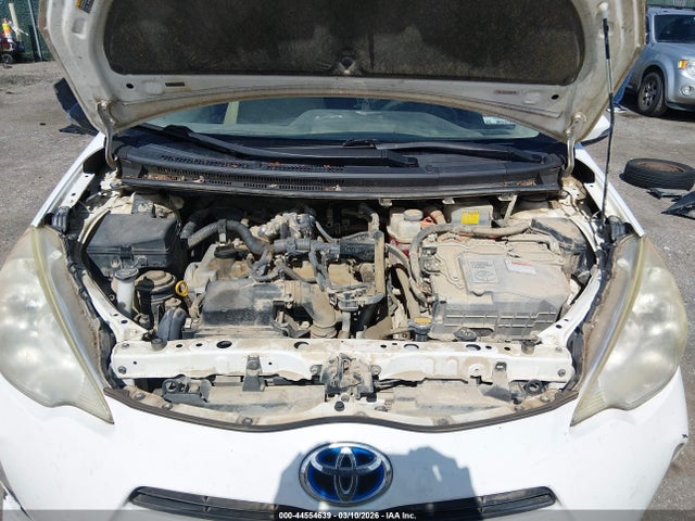 2013 TOYOTA PRIUS C JTDKDTB32D1544571 Photo 9