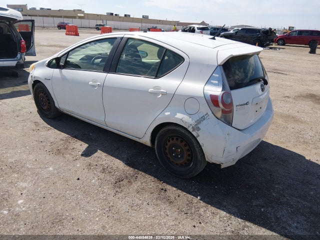 2013 TOYOTA PRIUS C JTDKDTB32D1544571 Photo 2