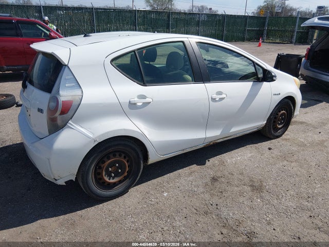 2013 TOYOTA PRIUS C JTDKDTB32D1544571 Photo 3