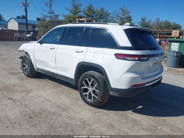 2025 JEEP GRAND CHEROKEE 1C4RJHBG1SC296967 Photo 2