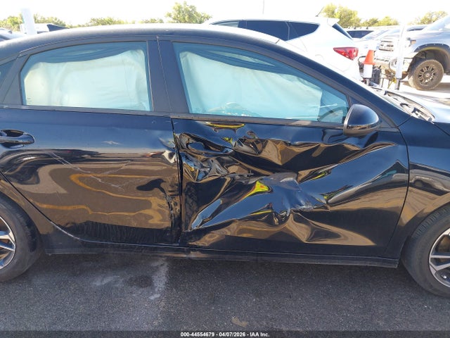 2024 Kia Forte Lxs მანქანა იყიდება აუქციონზე, vin: 3KPF24AD3RE792470, აუქციონის ნომერი: 44554679