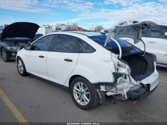 Ford FOCUS S 2016 1FADP3E25GL268078 Image 3
