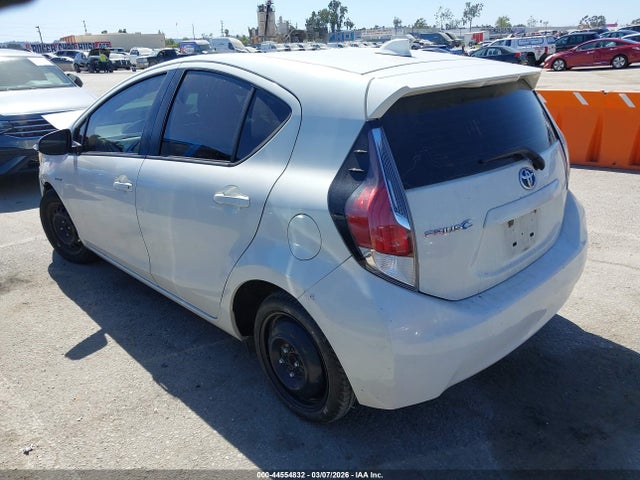 JTDKDTB38F1096825 Toyota Prius C Two