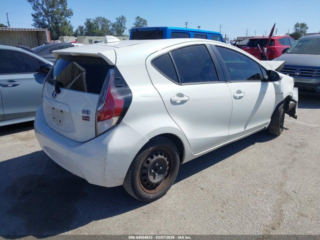 JTDKDTB38F1096825 Toyota Prius C Two