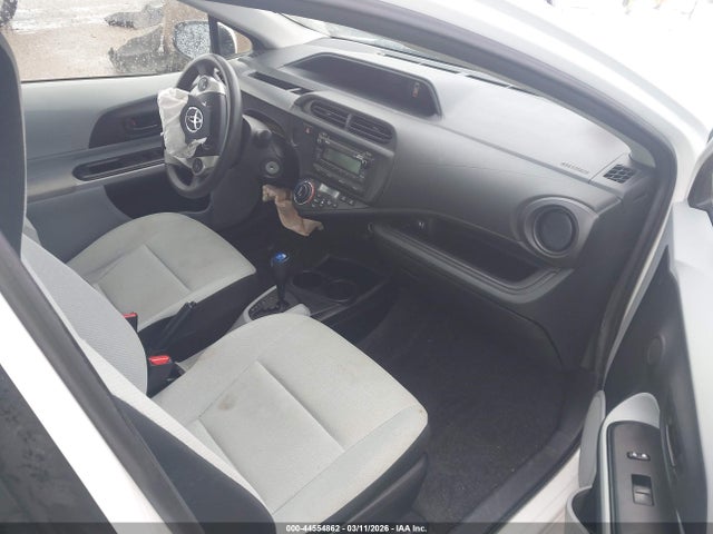 2014 TOYOTA PRIUS C JTDKDTB39E1566147 Photo 4