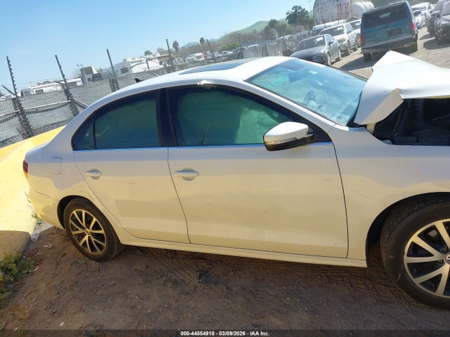3VWDB7AJ2HM285317 Volkswagen Jetta 1.4t Se