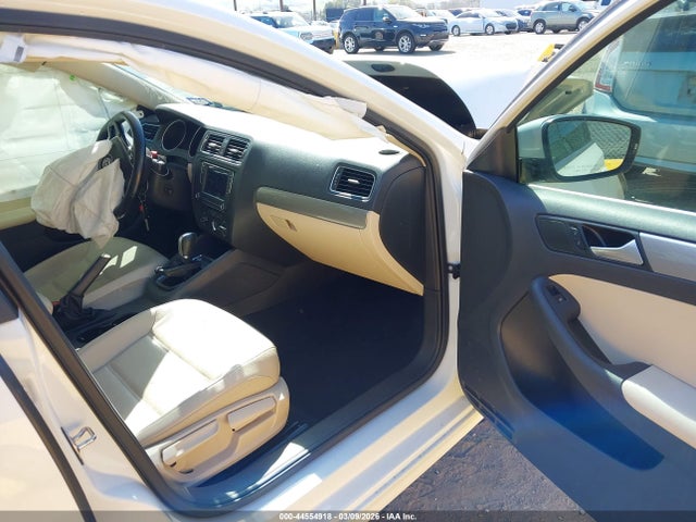 3VWDB7AJ2HM285317 Volkswagen Jetta 1.4t Se