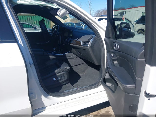 2019 BMW X5 5UXCR6C53KLL27117 Photo 4