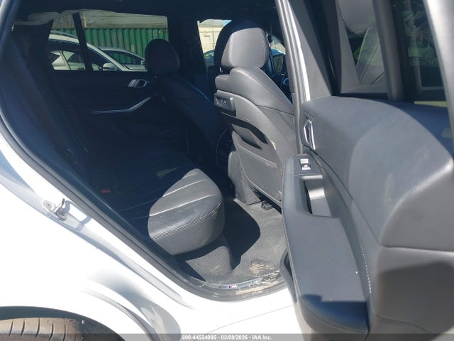 2019 BMW X5 5UXCR6C53KLL27117 Photo 7