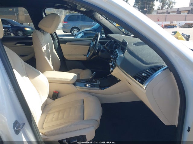 2018 BMW X3 5UXTS3C57J0Z02094 Photo 4