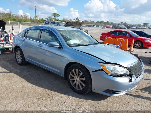 44555055 :رقم المزاد ، 1C3CCBBB4CN174051 vin ، 2012 Chrysler 200 Touring مزاد بيع