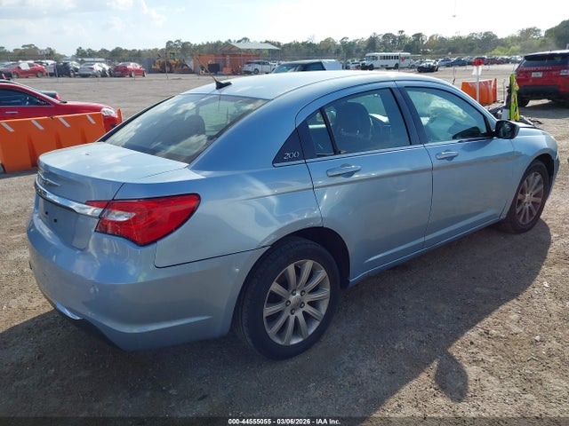 44555055 :رقم المزاد ، 1C3CCBBB4CN174051 vin ، 2012 Chrysler 200 Touring مزاد بيع
