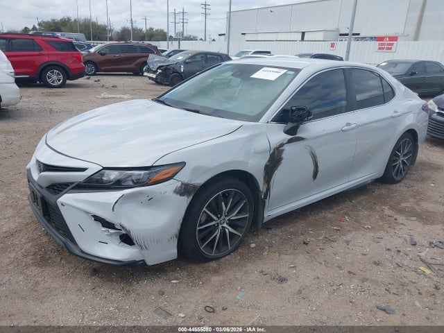 44555080 :رقم المزاد ، 4T1G11AK0RU245111 vin ، 2024 Toyota Camry Se مزاد بيع