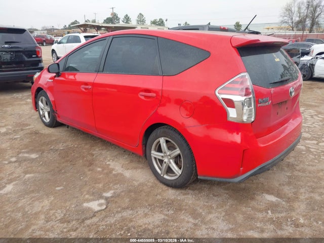 2015 TOYOTA PRIUS V JTDZN3EU3FJ019067 Photo 2