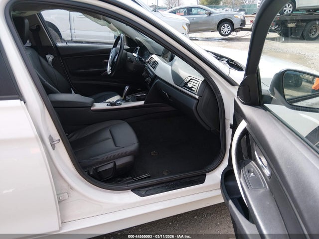 2017 BMW 320I WBA8A9C30HK863971 Photo 4