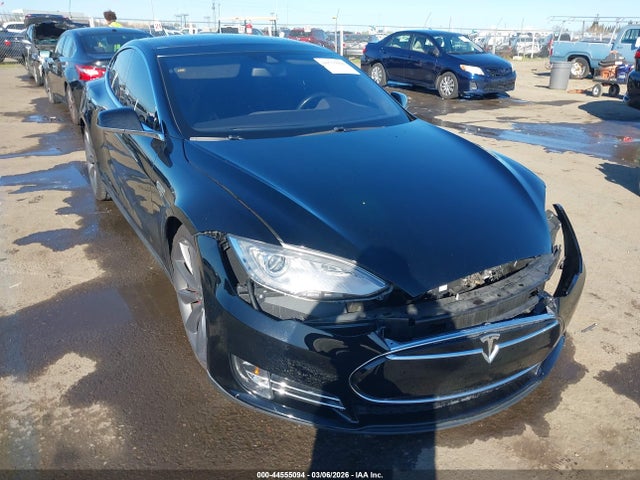 2015 TESLA MODEL S 5YJSA1E46FF115106