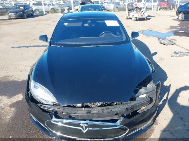 44555094 :رقم المزاد ، 5YJSA1E46FF115106 vin ، 2015 Tesla Model S 85d/p85d مزاد بيع