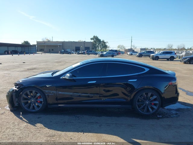 44555094 :رقم المزاد ، 5YJSA1E46FF115106 vin ، 2015 Tesla Model S 85d/p85d مزاد بيع