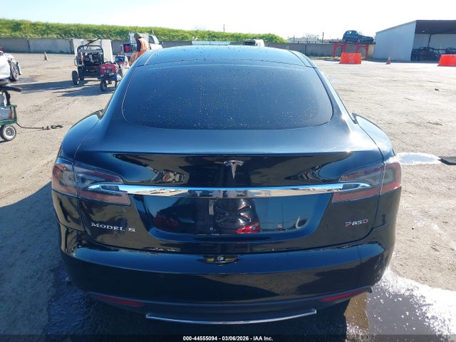 44555094 :رقم المزاد ، 5YJSA1E46FF115106 vin ، 2015 Tesla Model S 85d/p85d مزاد بيع
