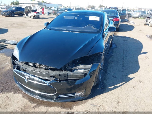 2015 TESLA MODEL S 5YJSA1E46FF115106 Photo 1