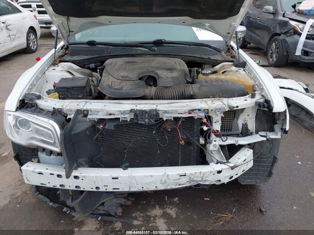Chrysler 300 Limited 2019 2C3CCAEG2KH527962 Image 10