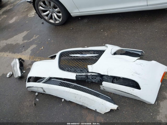 Chrysler 300 Limited 2019 2C3CCAEG2KH527962 Image 12