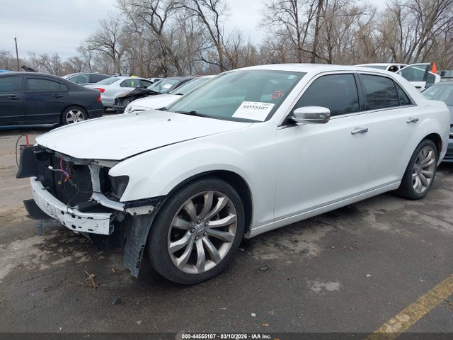 Chrysler 300 Limited 2019 2C3CCAEG2KH527962 Image 2