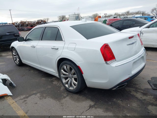 Chrysler 300 Limited 2019 2C3CCAEG2KH527962 Image 3