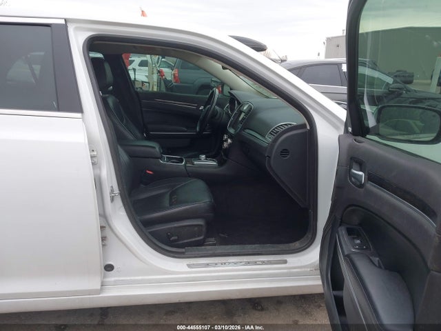 Chrysler 300 Limited 2019 2C3CCAEG2KH527962 Image 5